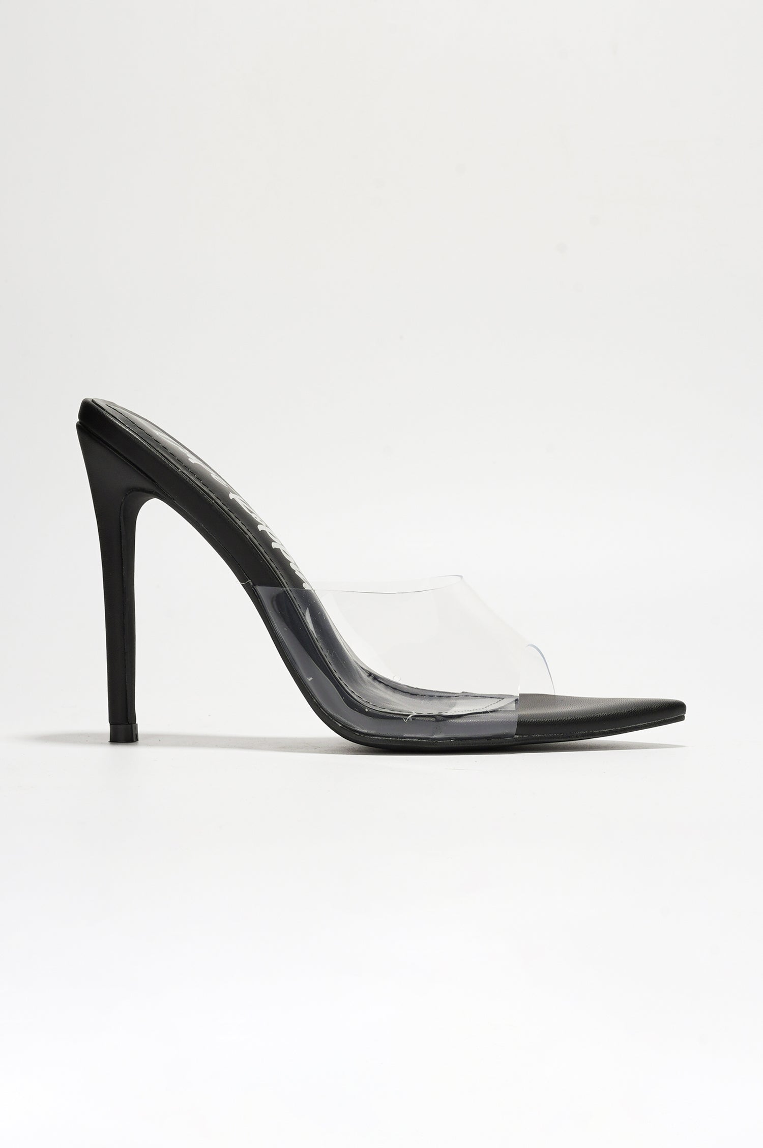 BERRY - BLACK - Cape Robbin