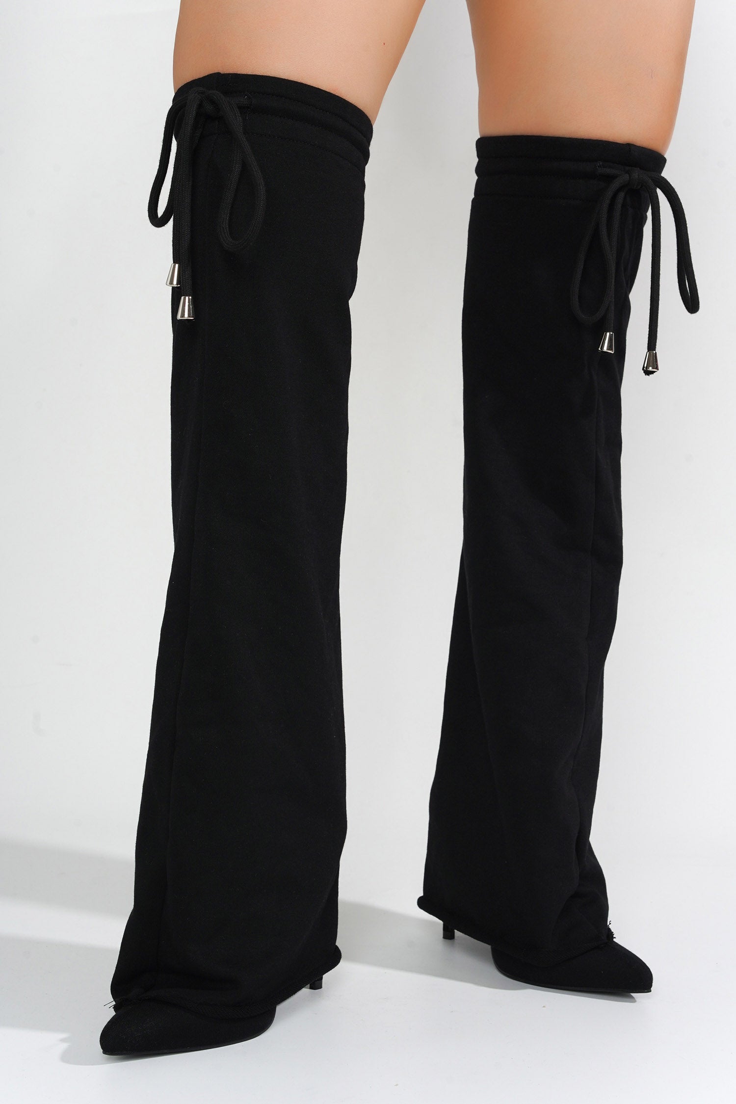 CARIO - BLACK - Cape Robbin