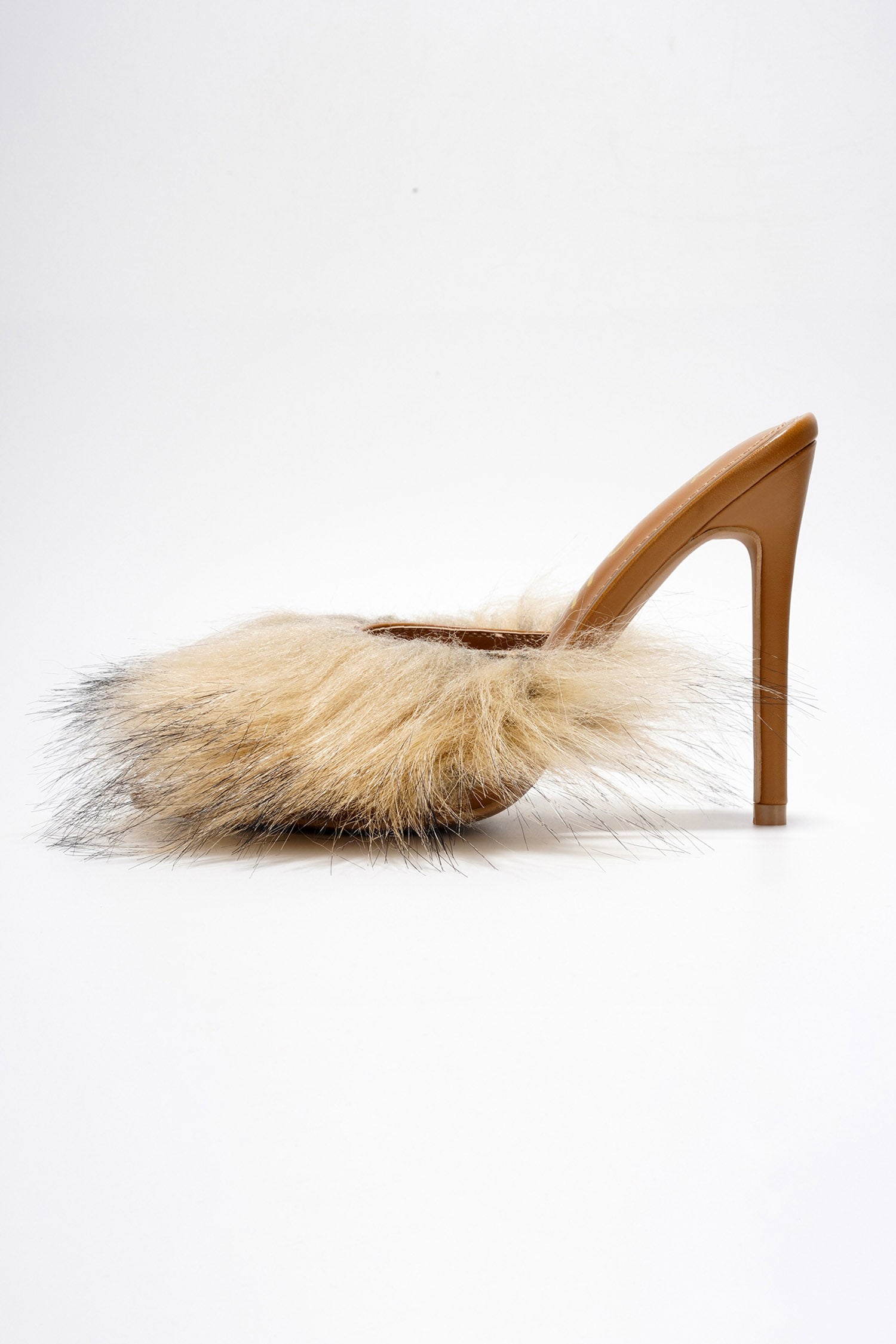 EDYTH - TAN - Cape Robbin