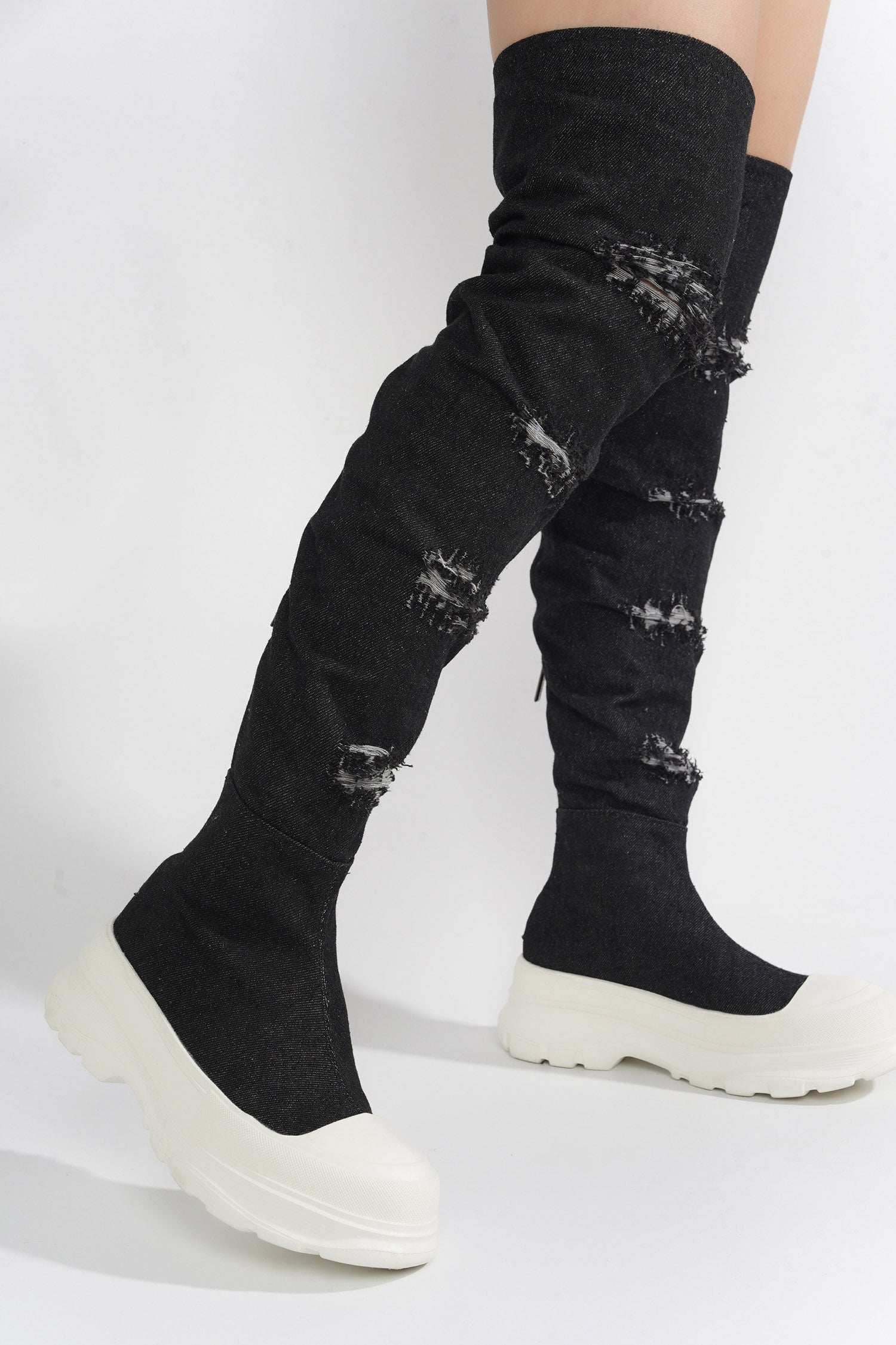 LOOKS - BLACK - Cape Robbin