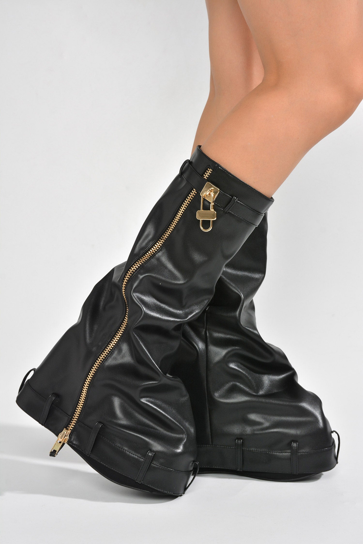 Loxodo Fold Over Platform Boots Black – Cape Robbin