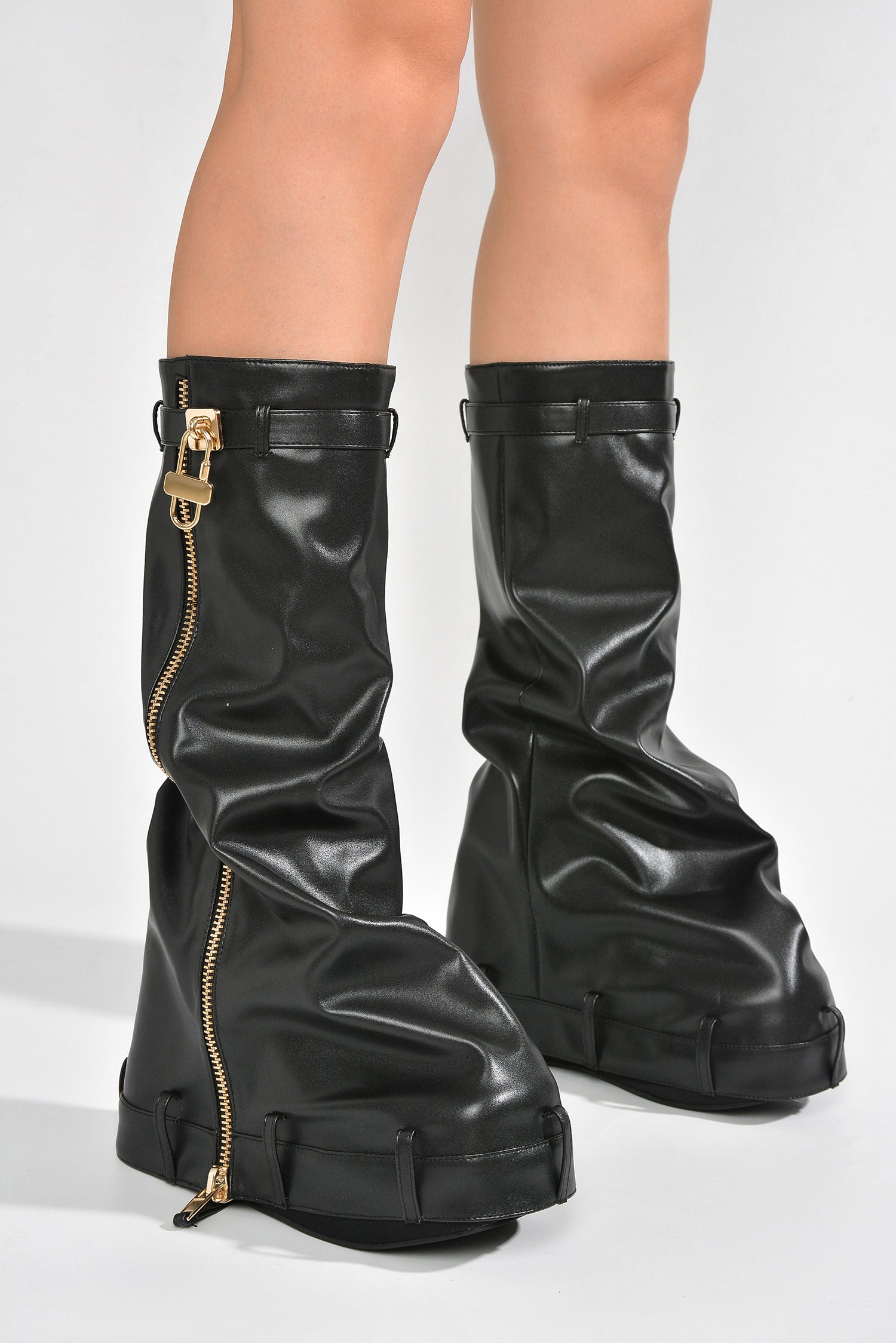 LOXODO - BLACK - Cape Robbin