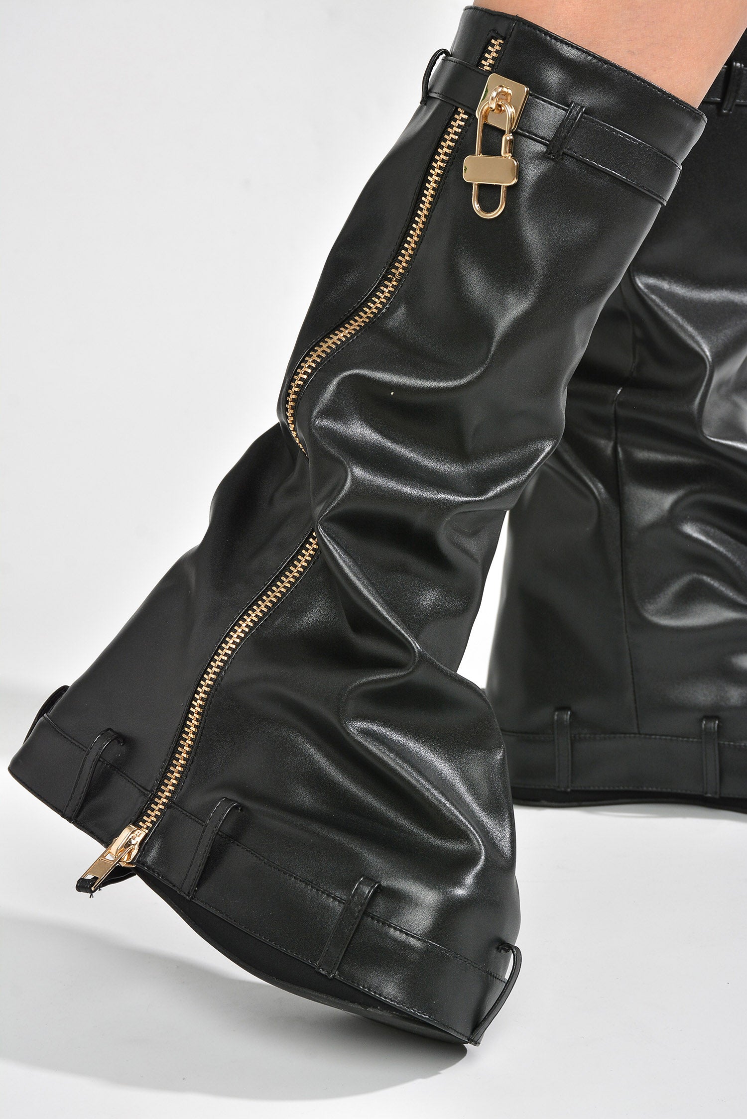 LOXODO - BLACK - Cape Robbin