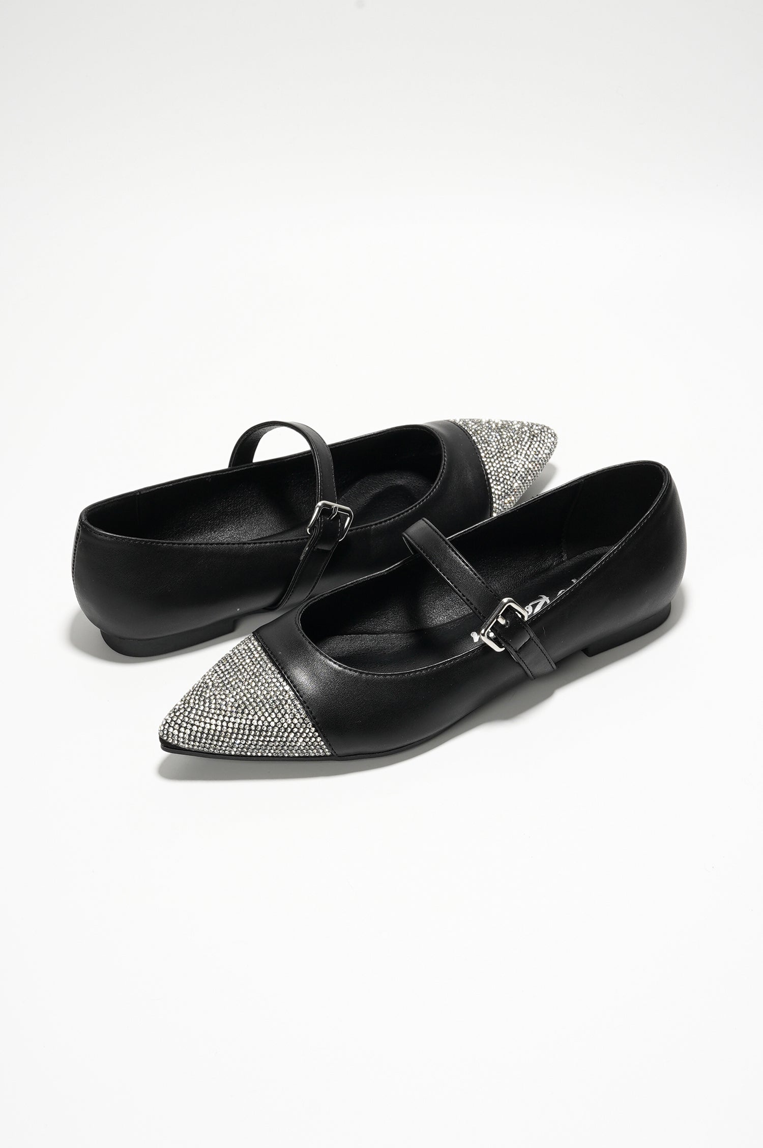 NITIN - BLACK - Cape Robbin