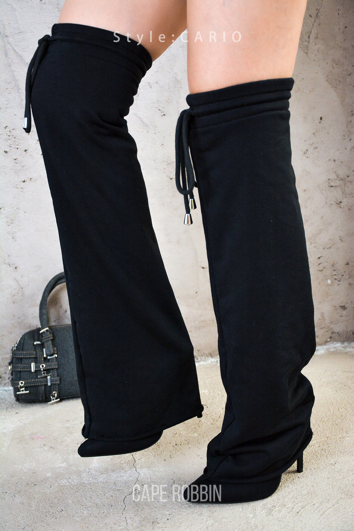 CARIO - BLACK - Cape Robbin