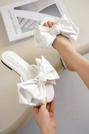 CHRYSLER - WHITE - Cape Robbin