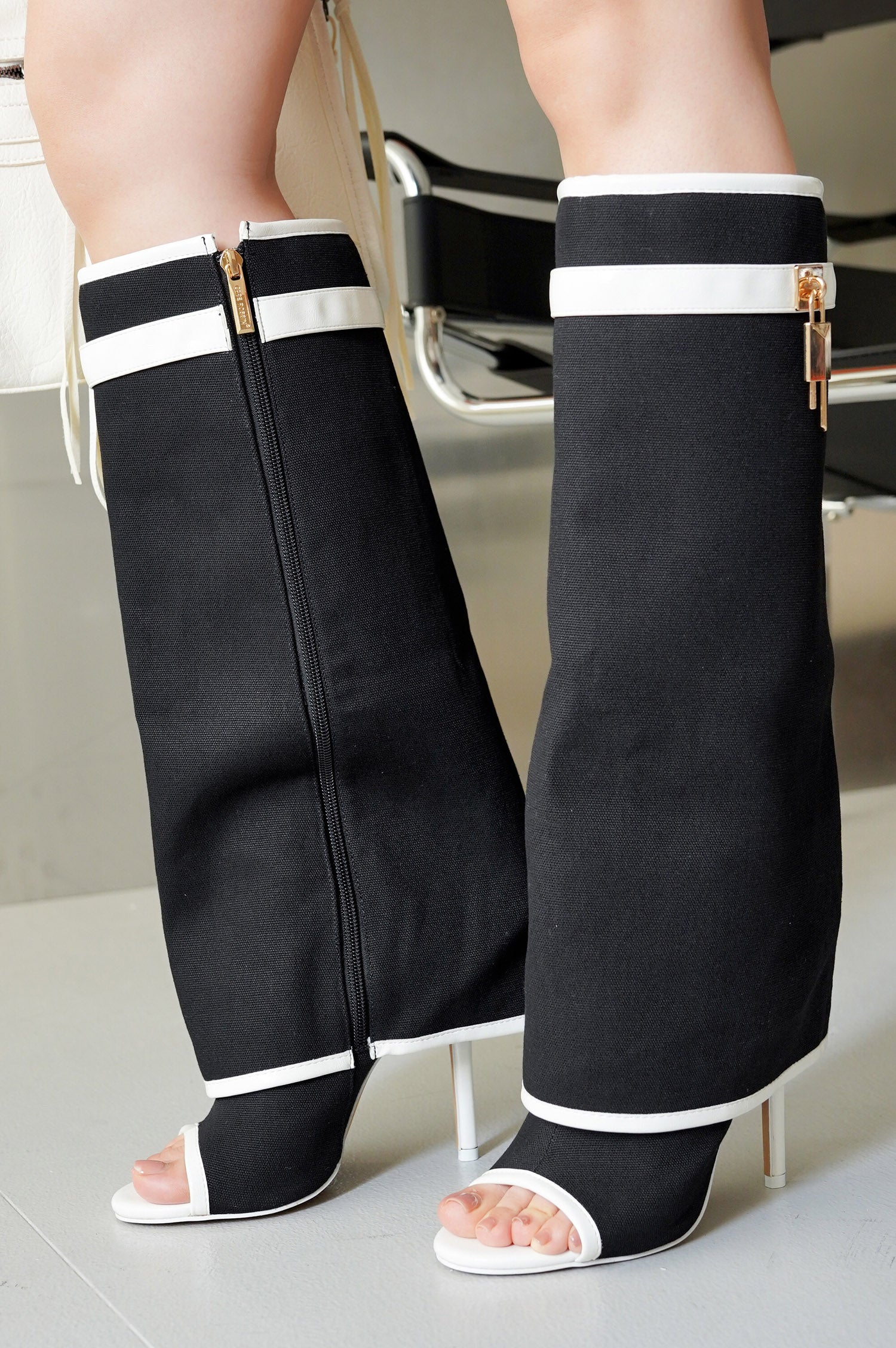 KATRINKA - BLACK - Cape Robbin