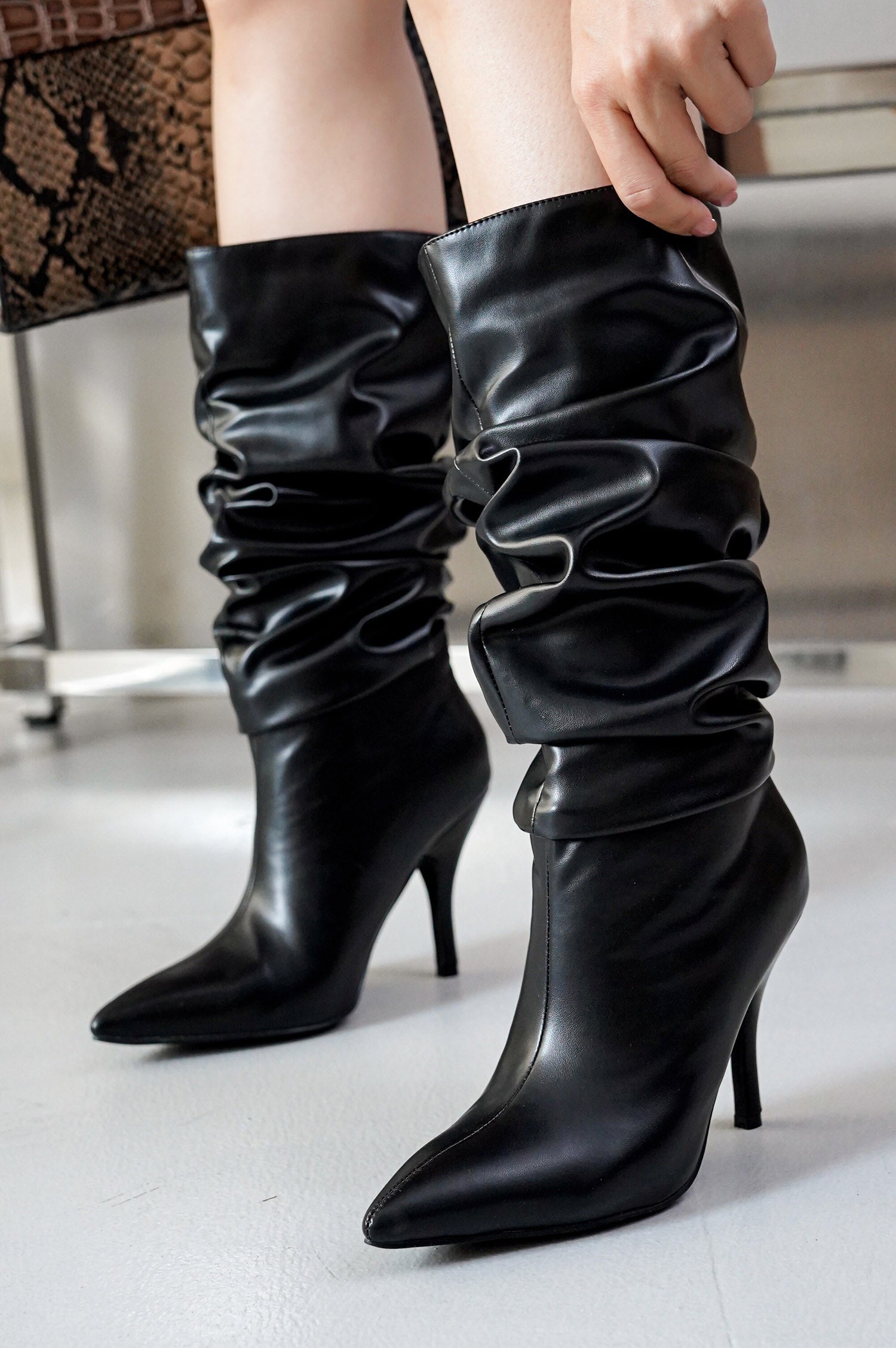 KHAITE - BLACK - Cape Robbin