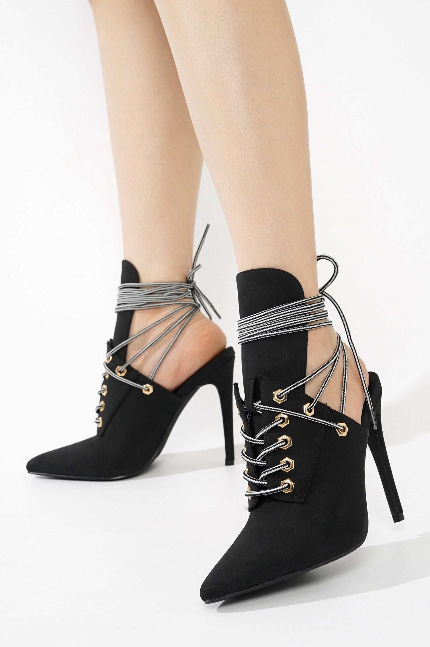 RAPHAELA - BLACK - Cape Robbin