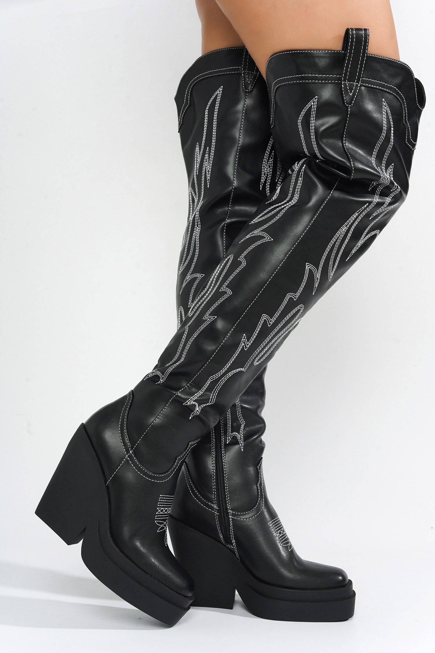 VIENTIANE - BLACK - Cape Robbin