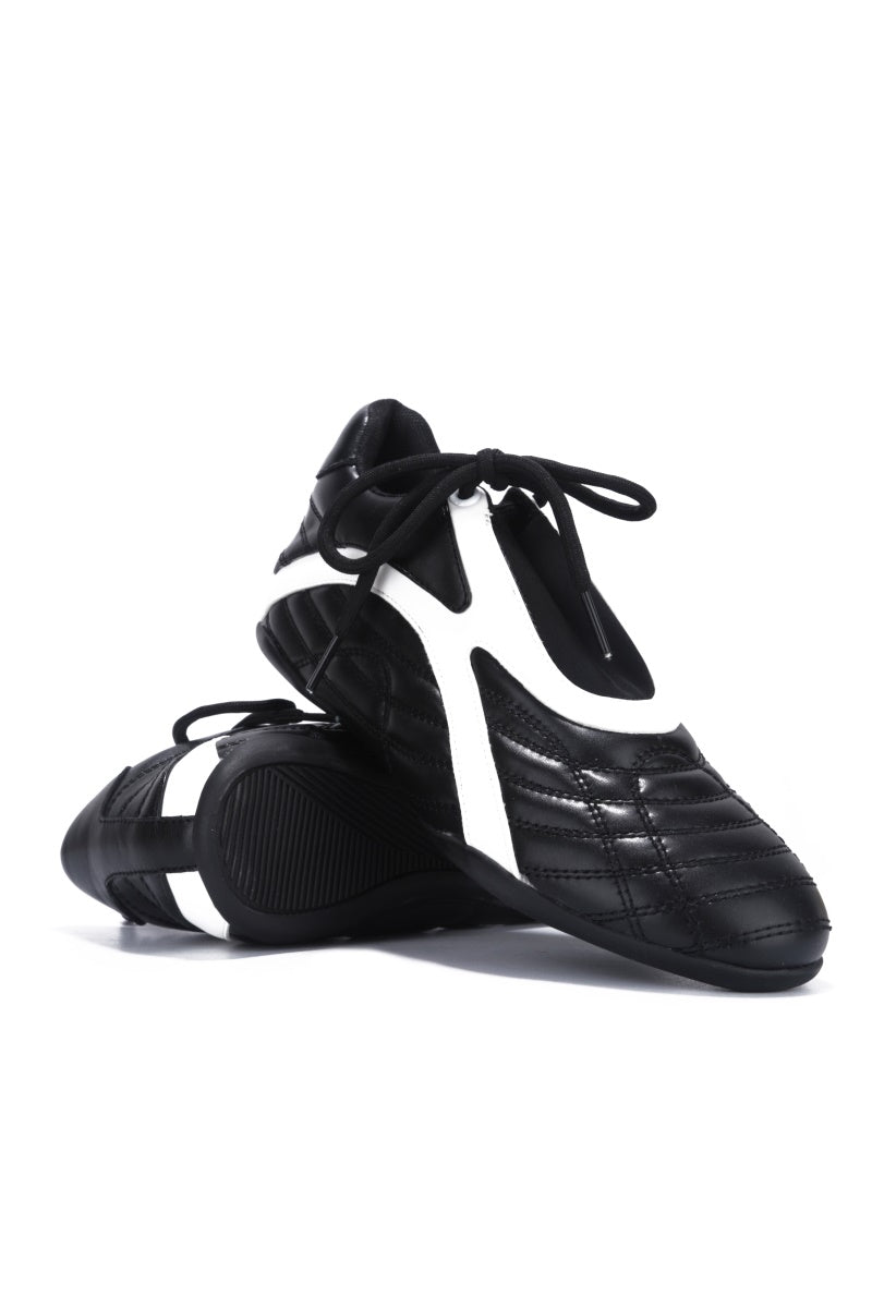 Vulay Colorblock Round Toe Low Cut Sneakers - Black