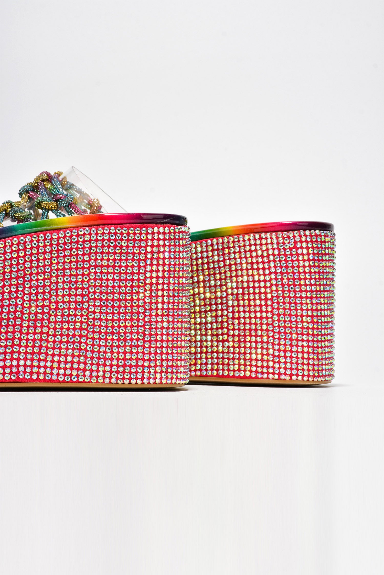 YELENA - RAINBOW - Cape Robbin